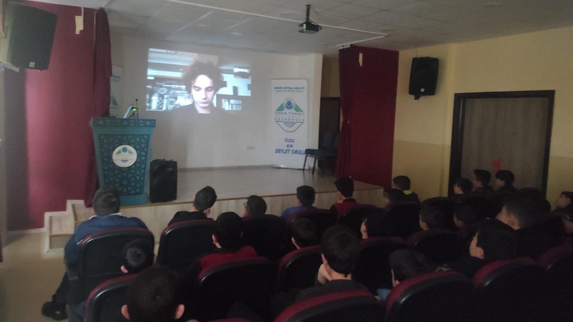 Okul Tanıtımları Kapsamında Kartal Anadolu İmam Hatip Lisesi İdareci ve Öğrencileriyle Çevrimiçi Tanıtım Toplantısı Düzenledik